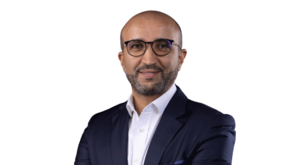 كيف دمجت كور 42 الذكاء الاصطناعي مع السحابة السيادية العامة؟